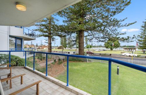 Tuncurry Apartment | Heritage 102