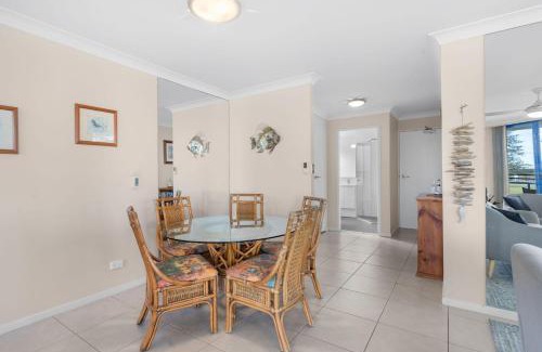 Tuncurry Apartment | Heritage 102