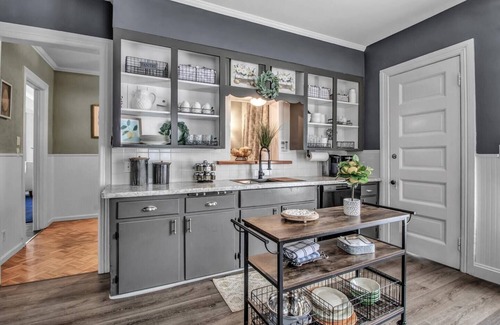 Downtown Niagara Falls Apartment | Heritage House Hideaway: Walk To The Falls!