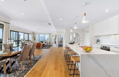 Auckland Central Business District Apartment | Heritage Penthouse in CBD