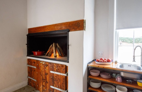 De Rust House | Heritage Property Sleeping 6 guests