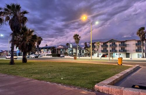 Denham Hotel | Heritage Resort Shark Bay