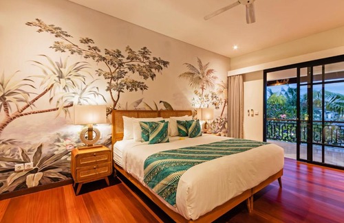 Batu Bolong Villa | Heritage Villa, Ultimate 6 bed, 20 meter pool 700 metre from beach