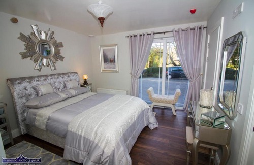 Farranfore Apartment | Herlihy's, Half-Way-House
