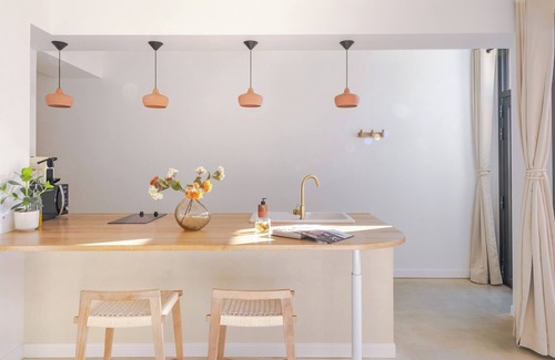Nyons Apartment | Hermès - Air-conditioned suite with Scandinavian Jacuzzi