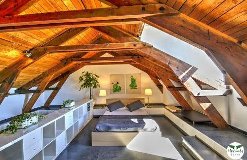 Historical Downtown Salerno House | Hermès Suite