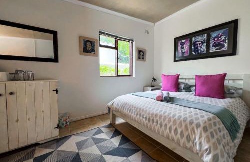 Westcliff Hostel | Hermanus Backpackers & Budget Accommodation