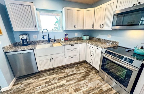 Carrabelle House | Hermit Haven- New Listing!