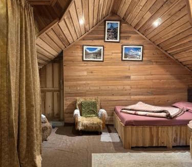 Darjeeling House | Hermit Retreat