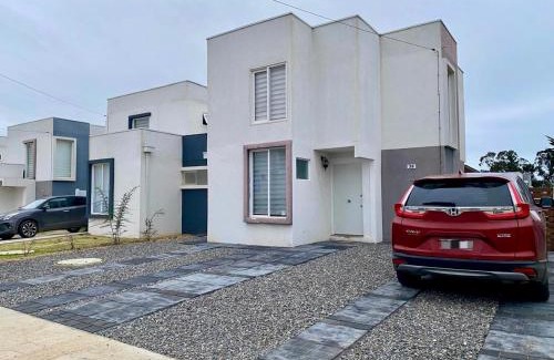 El Tabo House | Hermosa Casa El Tabo nueva en condominio