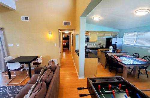 Galveston House | "Hermosa” - Sea Isle with Beachfront Gulf View, kayaks, Pool and Dog friendly