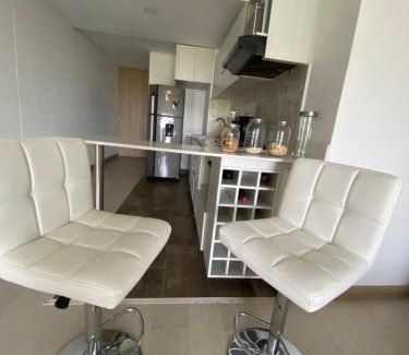 Sabaneta Apartment | Hermoso Aparta suite con ingreso privado Piscina turco y gimnasio