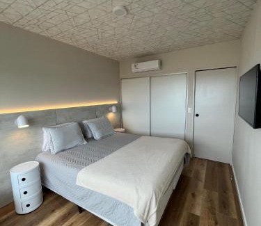 Ciudad Vieja Apartment | Hermoso apartamento en casco histórico con vistas al río
