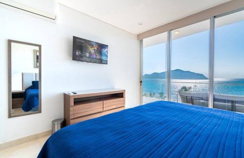 Zona Dorada Apartment | Hermoso Condo al Pie de la Playa Camino al Mar