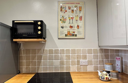 Herne Bay Apartment | Herne Bay Ground Floor 1-Bed Flat with Direct Seaview and Private Front Garden