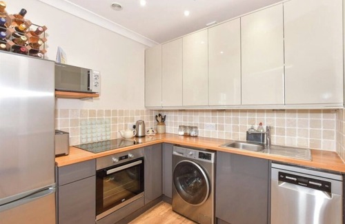 Herne Bay Apartment | Herne Bay Ground Floor 1-Bed Flat with Direct Seaview and Private Front Garden