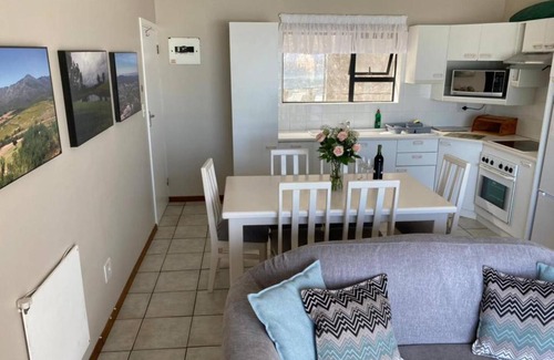 Herolds Bay Apartment | Herolds Bay Accommodation - Hiers Ons Weer Upstairs