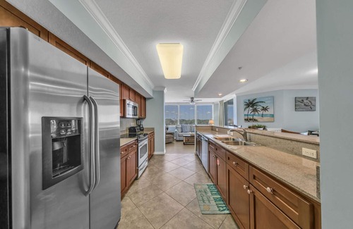 Fort Walton Beach Condo | Heron 501-HUGE 3Br/3 Ba Corner Condo with Room for All!