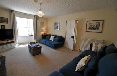 Cellardyke House | Heron Cottage- fishermans cottage by the sea