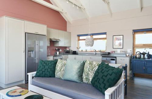 Chintsa House | HERON COTTAGE - for your seaside holiday.