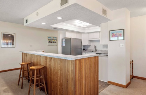 Nags Head Condo | Heron Cove 304S: Oceanfront Condo, Top floor, Pool
