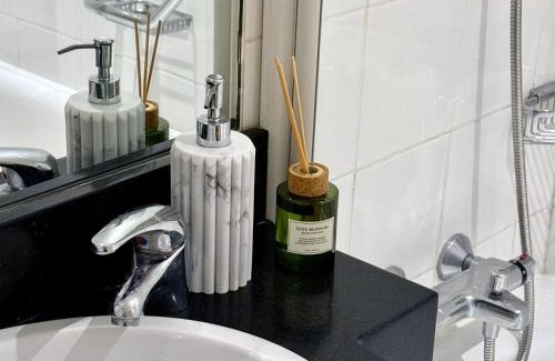 Cork House | Heron Gate Comfort, Park and Pillow