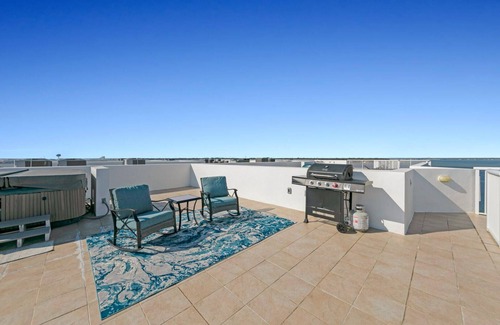 Fort Walton Beach Condo | Heron PH04-3 Bedroom/2 Bath Condo with rooftop deck and Hot Tub