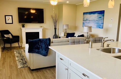 Saanichton House | Heron's Retreat - Spectacular Beachfront 1-Bedroom Suite