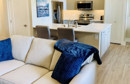 Saanichton House | Heron's Retreat - Spectacular Beachfront 1-Bedroom Suite