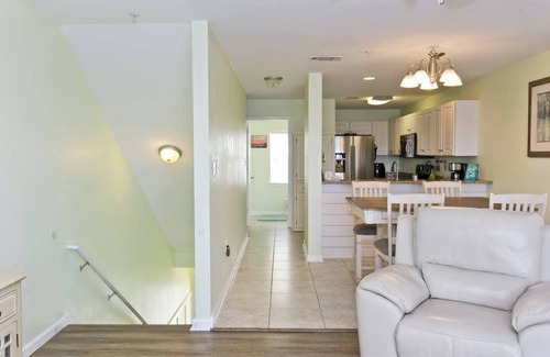 Innerarity Townhomes House | Herons Nest: Gorgeous Waterfront Unit with Kayaks!