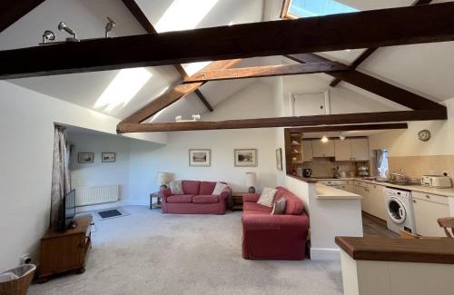 Dittisham House | Herons Reach - Estuary Views and Close to Quay