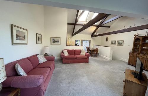 Dittisham House | Herons Reach - Estuary Views and Close to Quay