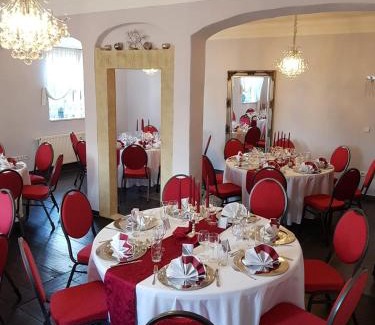 Pflueckuff Apartment | HERRENHAUS KUNZWERDA bei TORGAU - ApartHotel, BoardingHouse, WOHNEN auf ZEIT