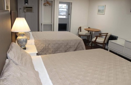 Buzzards Bay House | Herring Run Motel Room 2 Double Queen Beds Room 2