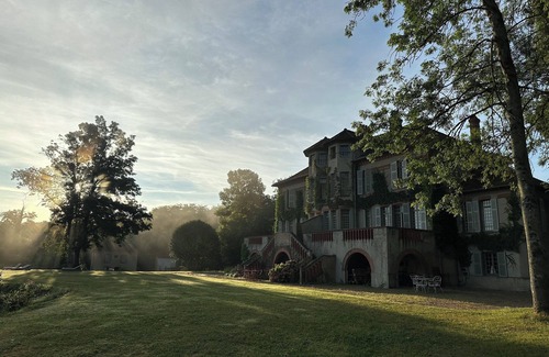 Ciel House | Herrschaftliches Anwesen Direkt am Fluss, Riesigem Park und Grosser Terrasse