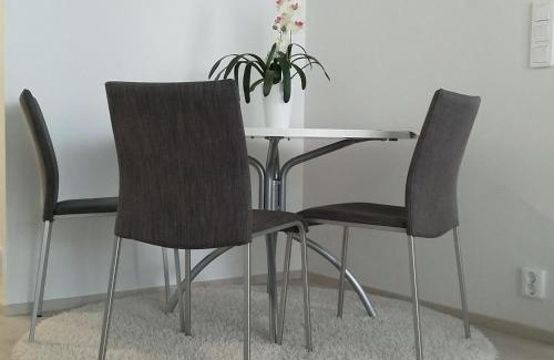 Tampere Apartment | Hervannassa uusi saunallinen kaksio + Parkkipaikka + Ratikka