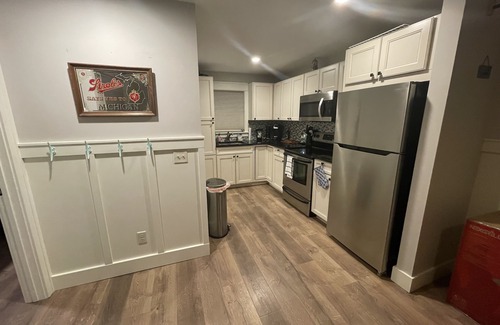 Newaygo Cottage | Hess Lake Hideout-Cottage on Hess Lake-1 bed-1bath