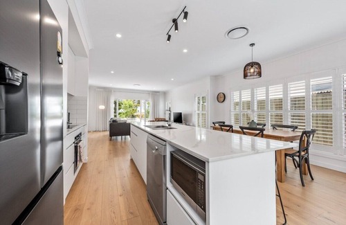 East Toowoomba House | Hestia Villa - Luxury Retreat near CBD and Grammar