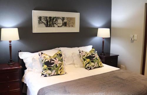White River House | Heuglins Lodge