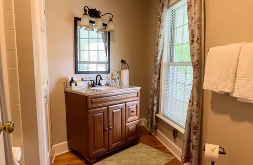 Pentwater Bed & Breakfast | Hexagon House Bed and Breakfast - Garden Room