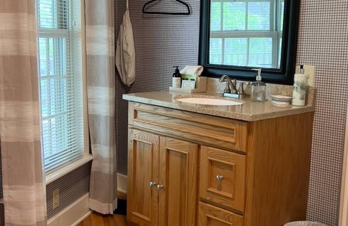 Pentwater Bed & Breakfast | Hexagon House Bed and Breakfast - Homestead Room