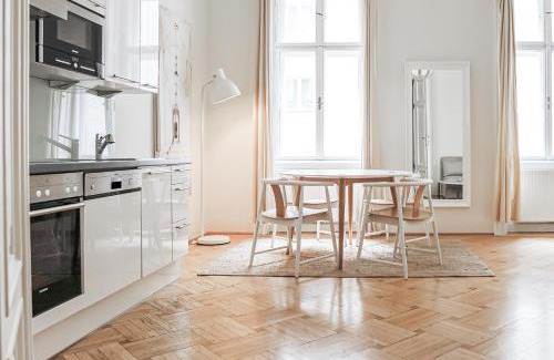 Innere Stadt Apartment | HeyMi Apartments Stephansdom
