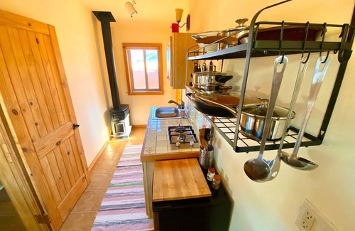 Crestone Cottage | Heyoan.Off Grid.Clean.Views