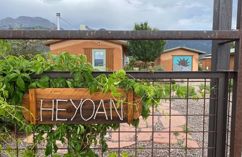 Crestone Cottage | Heyoan.Off Grid.Clean.Views
