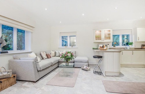 New Forest District House | Heywood Rest - Two Bedroom House, Sleeps 4