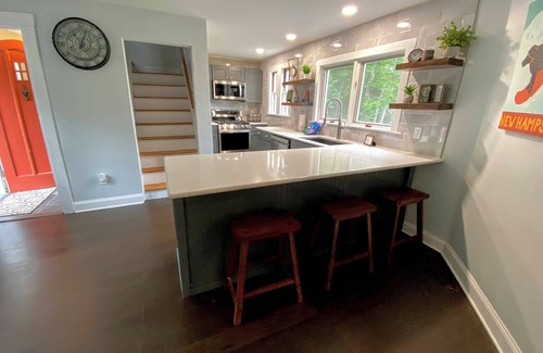 Franconia House | HFH: Spectacular Home with Private Pool, Hot Tub, Views, Dog Friendly. Featured in Boston Herald!