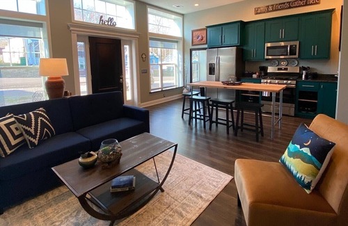 Cotter House | ❤️ HGTV style renovation “The River Den” White River
