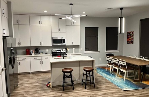West Dallas Villa | HGTV’s House Hunters Dream: 4BR with Poker Table and Firepit