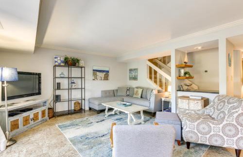 Palmetto Dunes Apartment | HH Condo on George Fazio Course with Community Pool!