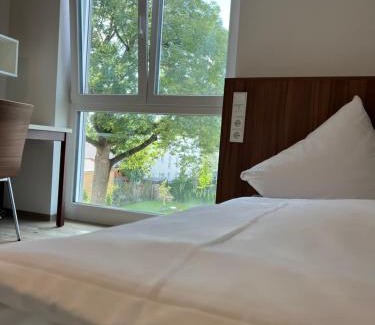 Haunstetten-West Hotel | HHotel Augsburg